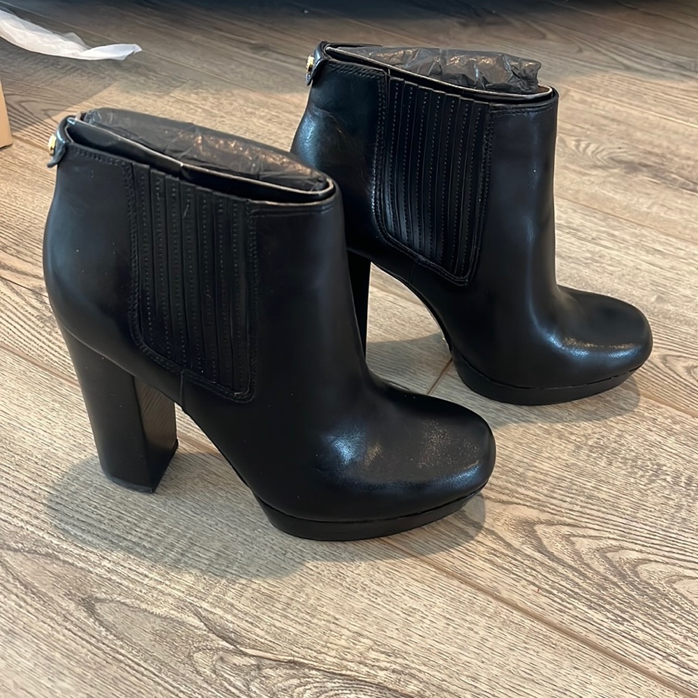 Michael Kors Emory Bootie in Black size 7M